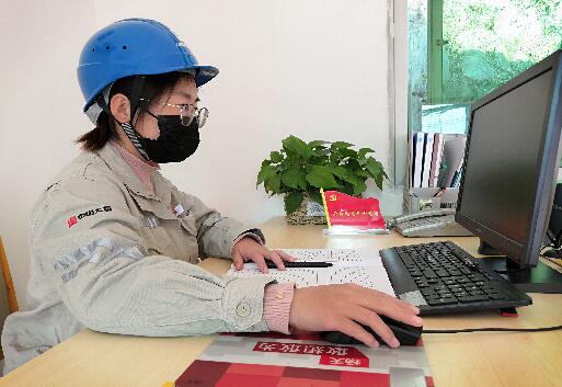 任洋洋：小小一朵花，青春吐芳華