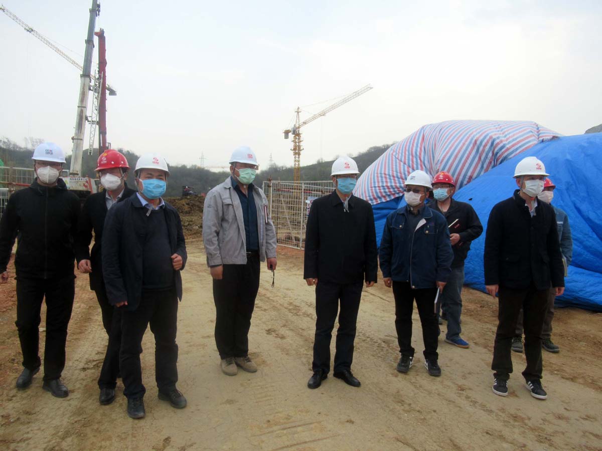 皖能環(huán)?？偨?jīng)理張為義到安徽電建一公司合肥龍泉山項目調(diào)研疫情防控和復(fù)工復(fù)產(chǎn)工作