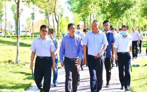 國家電投集團(tuán)黨組成員、副總經(jīng)理王樹東一行赴七師胡楊河市調(diào)研