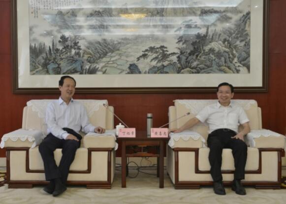 丁焰章拜會(huì)南昌市委副書記、市長黃喜忠