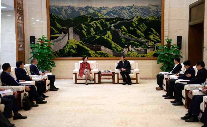 陳飛虎會見江西省委常委、副省長吳忠瓊
