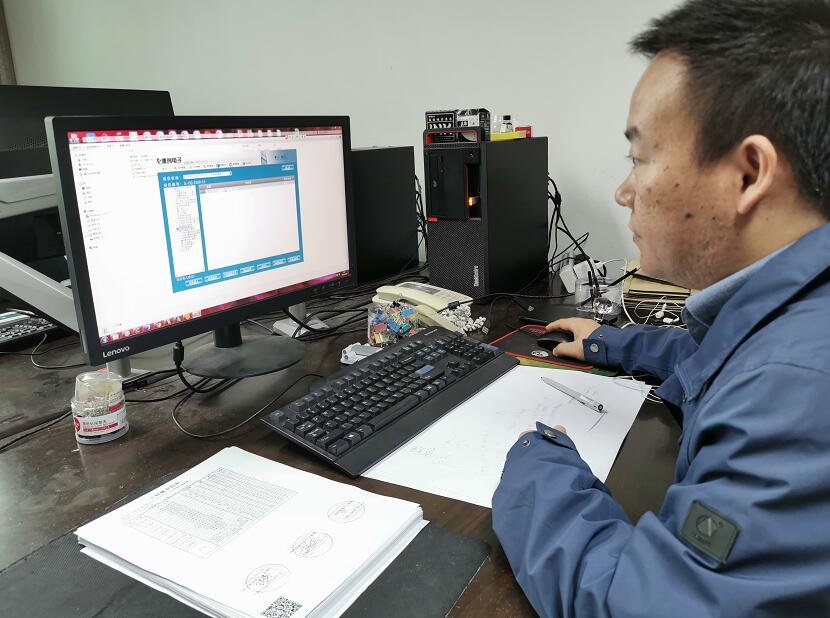 “穿搭”二維碼，浙江慈溪市供電公司工程檔案數(shù)字化，讓資料“動”起來