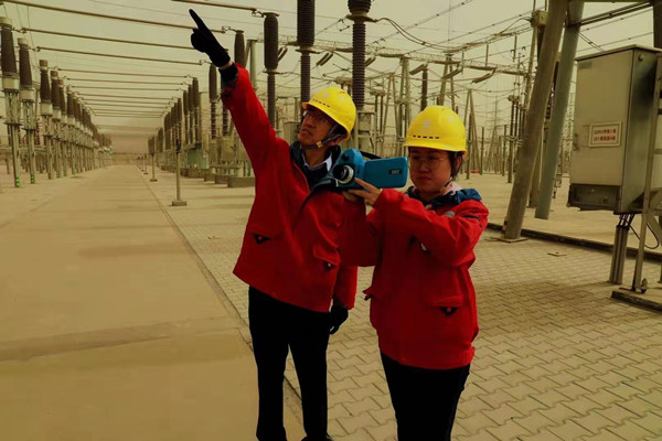 烏海電業(yè)局變電管理處:迎戰(zhàn)大風(fēng)沙塵天氣 保障電網(wǎng)安全