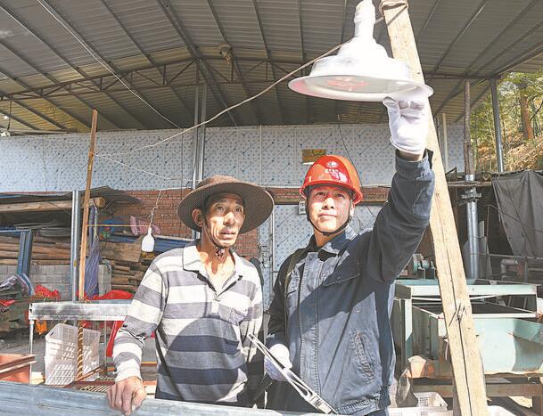 李德青：村民用電滿意，我心里才踏實(shí)