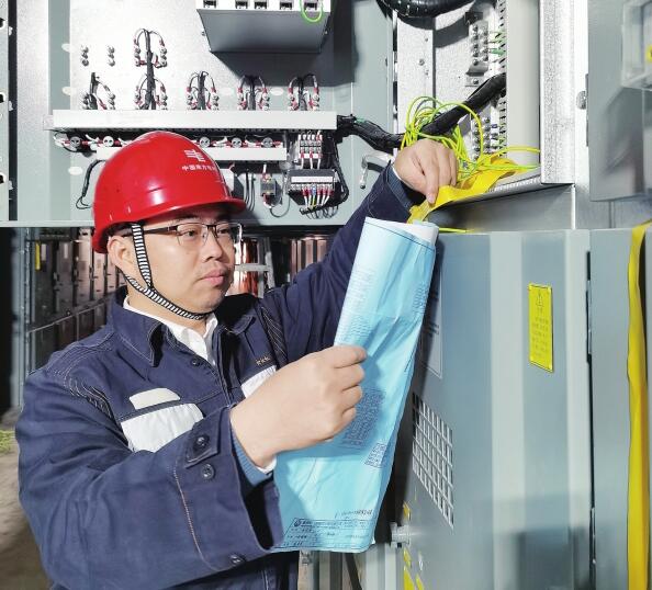 攻克技術(shù)難點(diǎn) 提升技能水平:廣東電網(wǎng)公司惠州供電局項(xiàng)目管理中心副總經(jīng)理陳義