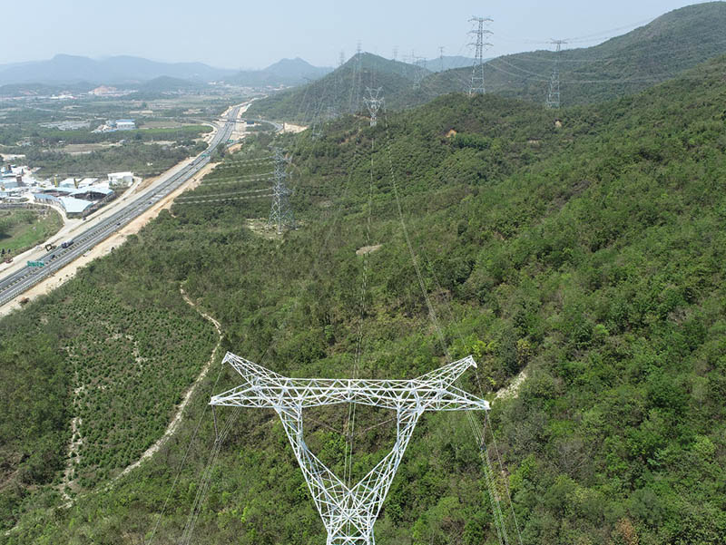 蓮花山脈鐵軍情——中國(guó)安能二局惠州220千伏白盆珠輸變電線(xiàn)路工程全線(xiàn)貫通小記