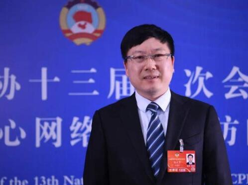 【兩會(huì)】云南聯(lián)通總經(jīng)理張?jiān)朴拢喊l(fā)揮通信央企數(shù)字經(jīng)濟(jì)發(fā)展主力軍作用，推進(jìn)5G公眾應(yīng)用健康發(fā)展