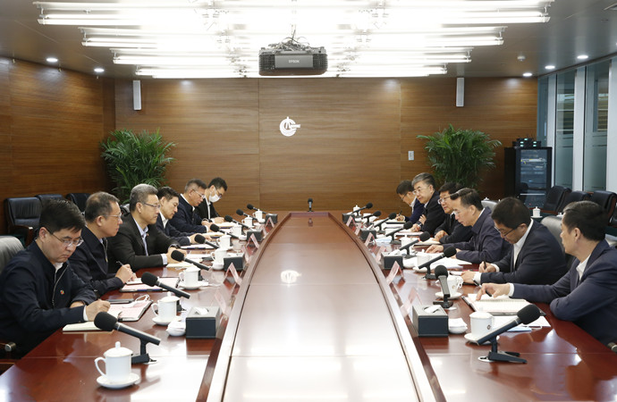 錢智民拜會(huì)中國(guó)海油董事長(zhǎng)、黨組書記汪東進(jìn)