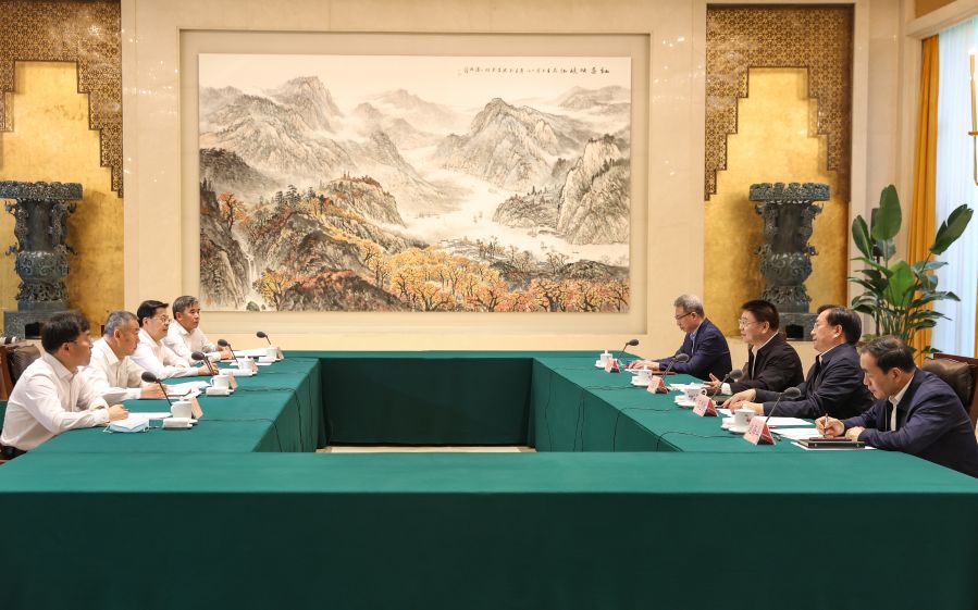 雷鳴山、韓君拜會(huì)湖北省委書記王蒙徽、省長(zhǎng)王忠林