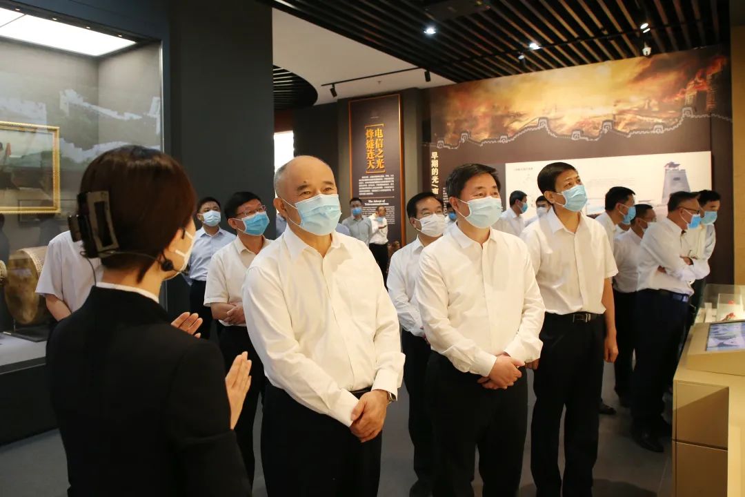 周國平會見中國電信集團黨組書記、董事長柯瑞文