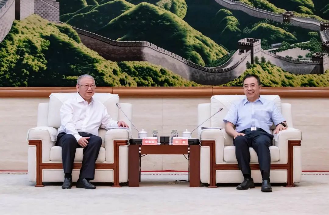 鄒磊會(huì)見(jiàn)隆基股份總裁李振國(guó)、森特股份董事長(zhǎng)劉愛(ài)森