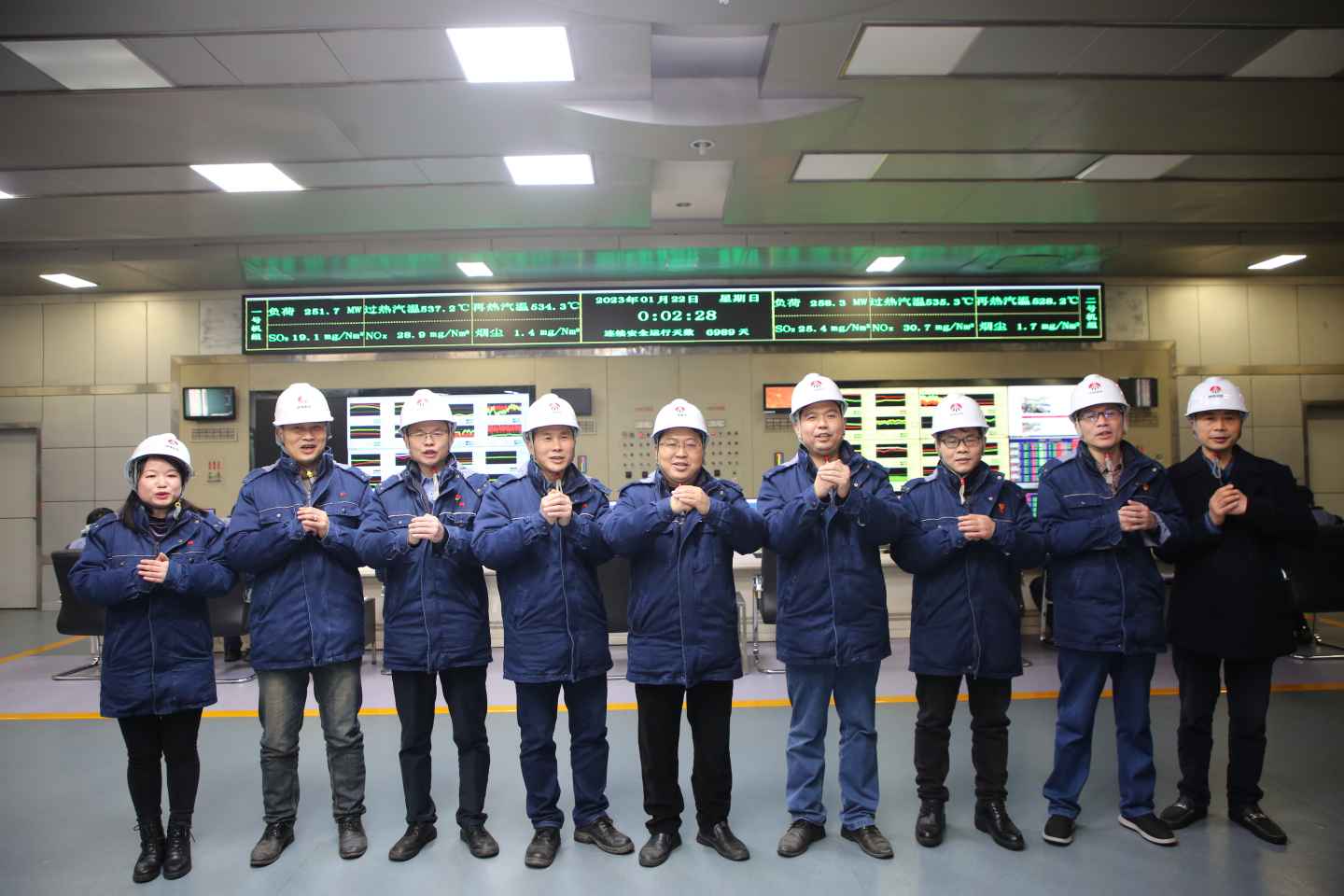 陜煤石電除夕慰問送溫暖，崗位堅(jiān)守幸福“兔”（too）
