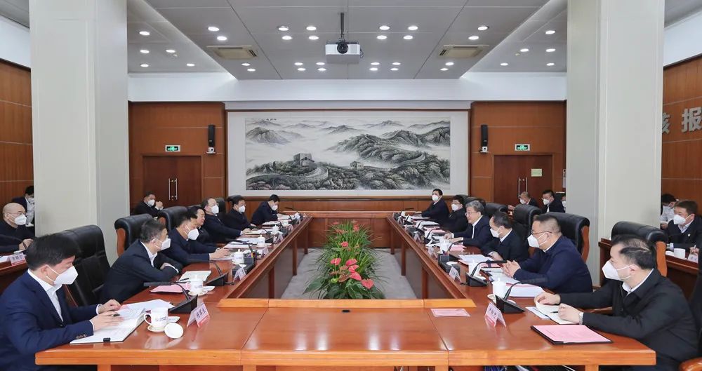 中核集團(tuán)黨組書記、董事長(zhǎng)余劍鋒與遼寧省委書記郝鵬、省長(zhǎng)李樂成會(huì)談