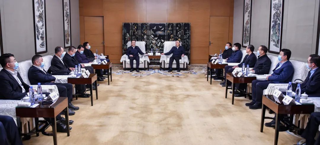 大唐集團黨組書記、董事長鄒磊與陜投集團董事長袁小寧、總經(jīng)理趙軍會談