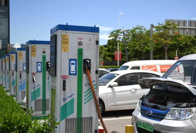 中國(guó)電動(dòng)車企駛?cè)肴毡尽八{(lán)?！笔袌?chǎng)