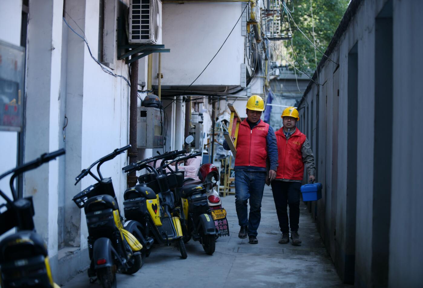 國網(wǎng)余姚市供電公司：“點亮黑樓道2.0”，借“光”照亮居民歸家路
