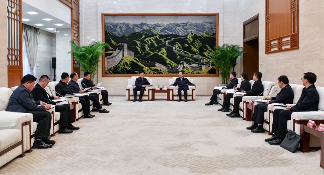 大唐集團黨組書記、董事長鄒磊與青海省海南州委書記呂剛、州長尕瑪朋措會談