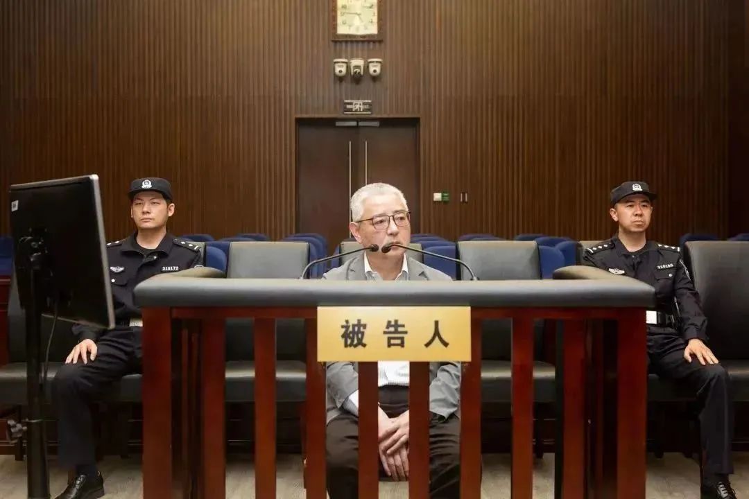 被控受賄1.56億，原上海電氣集團股份有限公司總裁、董事長鄭建華受審