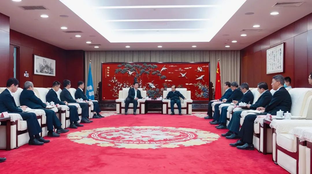 華電集團(tuán)黨組書記、董事長江毅會(huì)見海博思創(chuàng)董事長、總經(jīng)理張劍輝