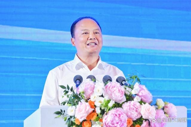 全國(guó)工商聯(lián)副主席，通威集團(tuán)董事局主席劉漢元：加快建設(shè)可再生能源 構(gòu)建川渝清潔能源一體化