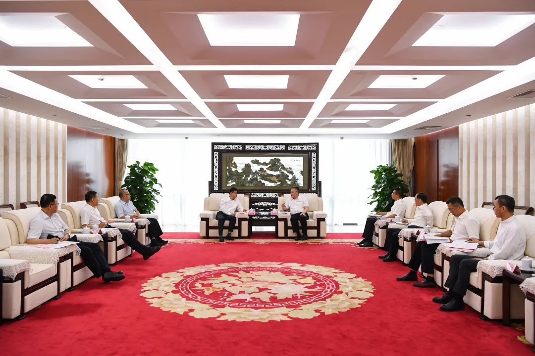 葉向東與甘肅省委常委、副省長張錦剛舉行會談
