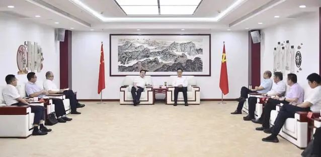 漯河市委書記秦保強(qiáng)、市長黃鈁會(huì)見中國電建華中區(qū)總部黨委書記、總經(jīng)理蹇尚友一行