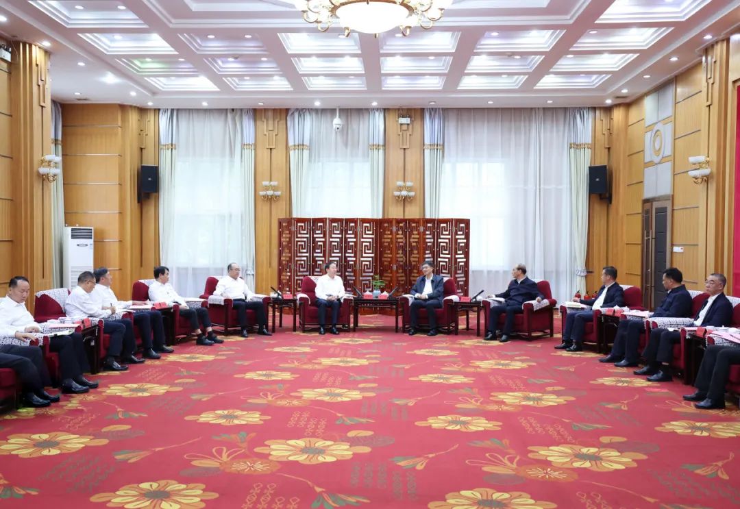 國家電網(wǎng)公司董事長、黨組書辛保安會見青海省委書記陳剛、省長吳曉軍、省政協(xié)主席公保扎西