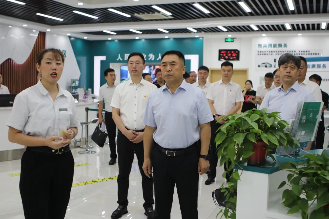 香河縣委書記梁寶杰、縣長李海濱調(diào)研國網(wǎng)香河縣供電公司重點工作