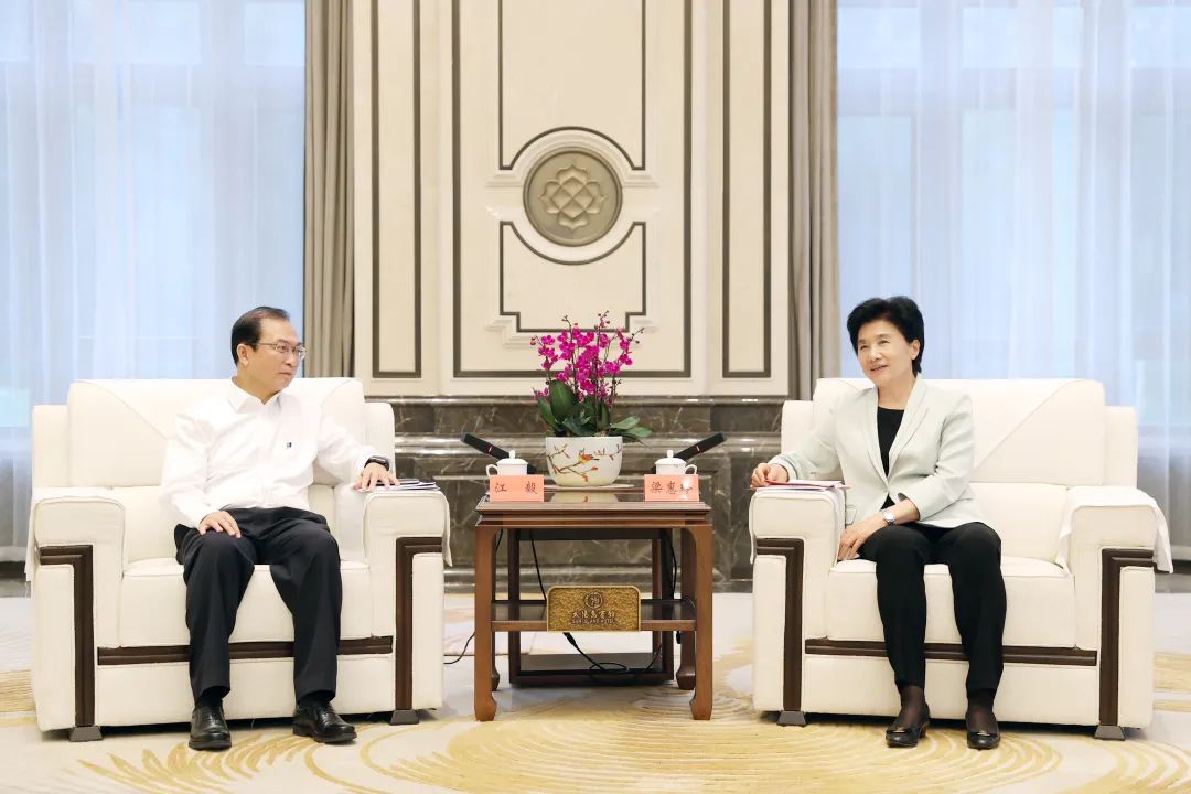 華電集團(tuán)黨組書記、董事長江毅拜會黑龍江省委副書記、省長梁惠玲