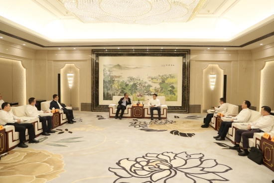 中國電建黨委副書記、總經(jīng)理王斌與江蘇省委常委、蘇州市委書記曹路寶舉行會談