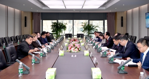 中國電建黨委書記、董事長丁焰章同洪都拉斯國會(huì)主席雷東多舉行會(huì)談