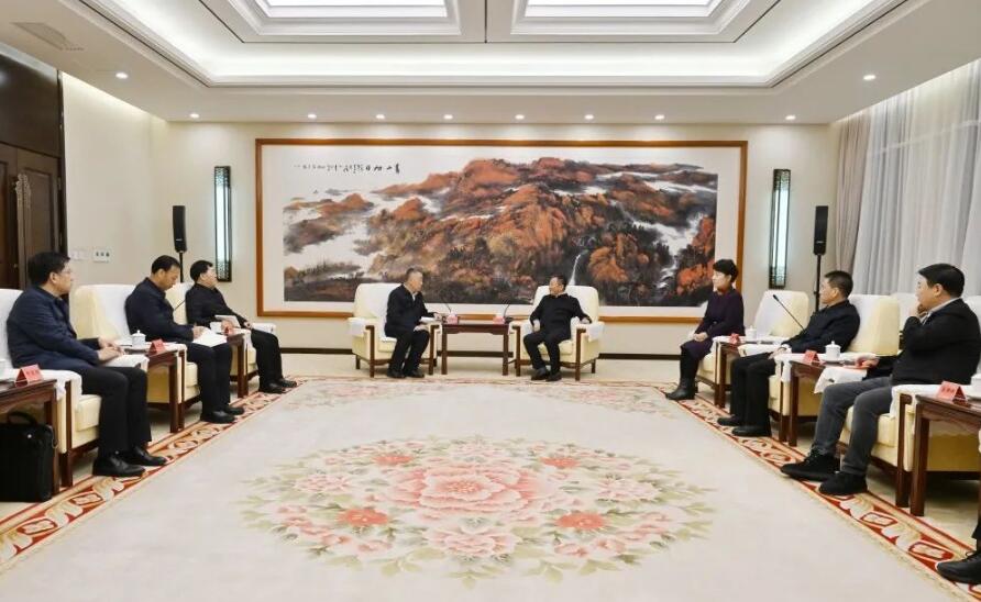三峽集團(tuán)董事長(zhǎng)、黨組書(shū)記雷鳴山拜會(huì)內(nèi)蒙古自治區(qū)黨委書(shū)記孫紹騁、自治區(qū)主席王莉霞