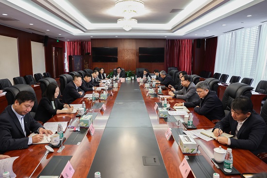 華能集團總經理、黨組副書記鄧建玲拜訪中國進出口銀行黨委副書記、行長任生俊