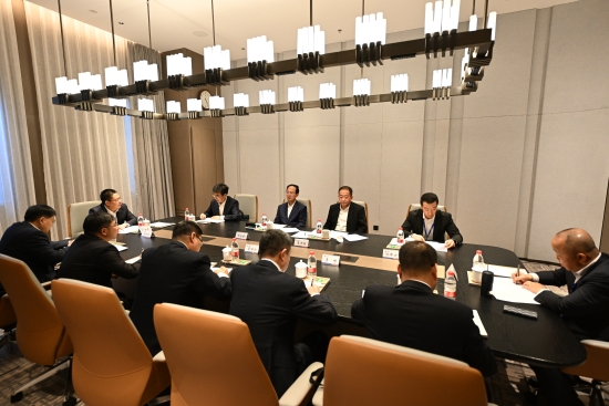 丁焰章與近期新任職子企業(yè)黨委書記、董事長進(jìn)行集體談話