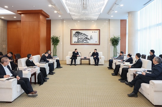 溫樞剛鄧建玲會(huì)見中廣核集團(tuán)董事長(zhǎng)楊長(zhǎng)利、總經(jīng)理高立剛