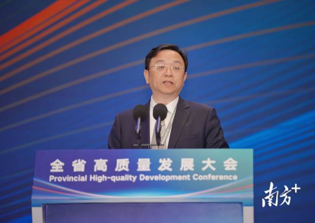 王傳福：新能源汽車發(fā)展只會(huì)快跑，不給喘口氣機(jī)會(huì)
