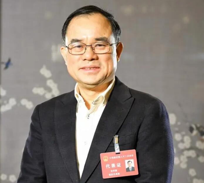 【兩會好聲音】全國人大代表、長安汽車董事長朱華榮：強(qiáng)化市場調(diào)節(jié)手段，進(jìn)一步改善汽車消費(fèi)環(huán)境