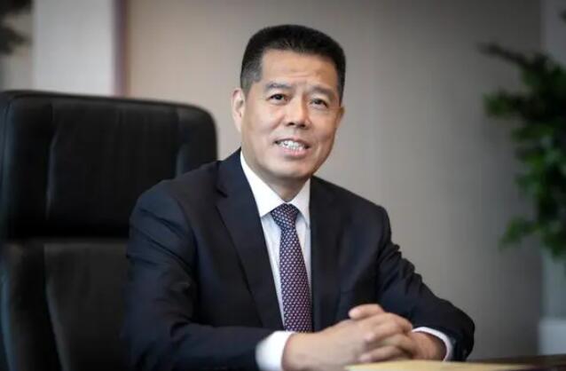 加快推動傳統(tǒng)煤炭企業(yè)向新能源企業(yè)轉(zhuǎn)型發(fā)展——訪全國人大代表，山東能源集團黨委書記、董事長 李偉