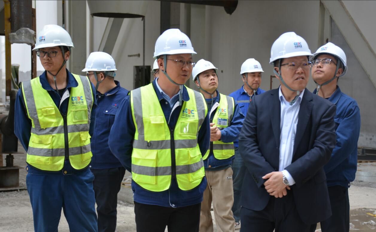 中國能建建筑集團(tuán)黨委副書記、總經(jīng)理羅耕能到正寧百萬項目指導(dǎo)調(diào)研