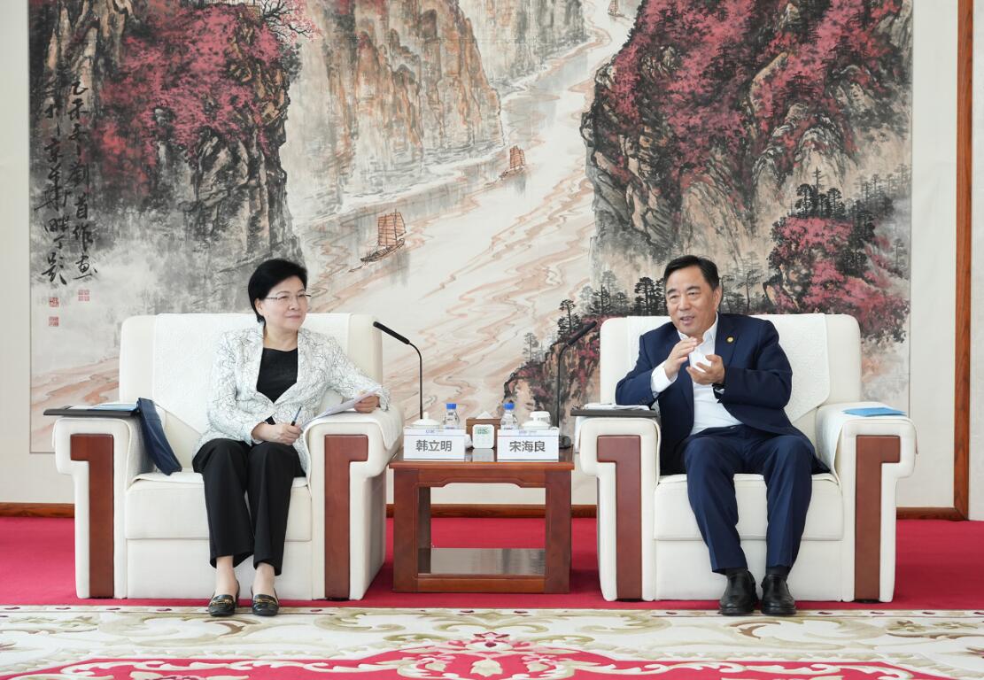 中國(guó)能建黨委書記、董事長(zhǎng)宋海良與江蘇省委常委、南京市委書記韓立明會(huì)談