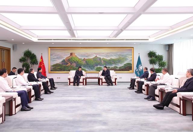 國家電網(wǎng)董事長(zhǎng)、黨組書記張智剛董事長(zhǎng)與三峽集團(tuán)董事長(zhǎng)劉偉平、總經(jīng)理韓君會(huì)談