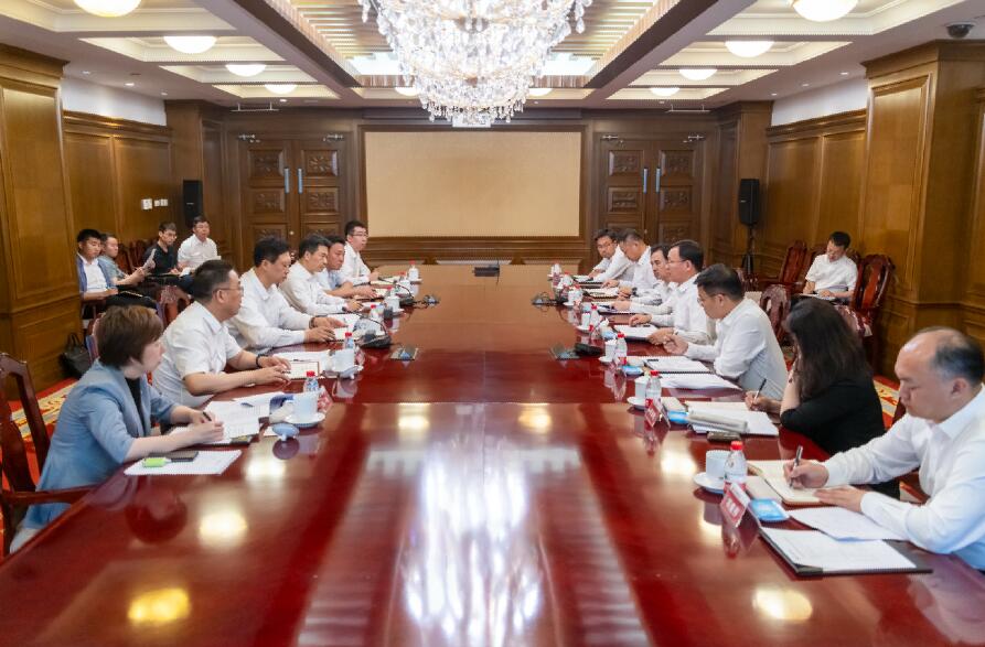 大唐集團總經理、黨組副書記張傳江與阜新市委書記胡濤、市長周鵬舉會談