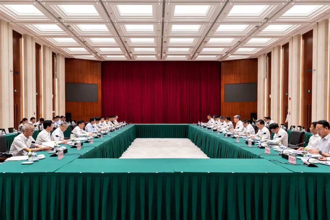 國家能源集團黨組書記、董事長劉國躍與廣西壯族自治區(qū)人民政府主席藍天立舉行工作會談