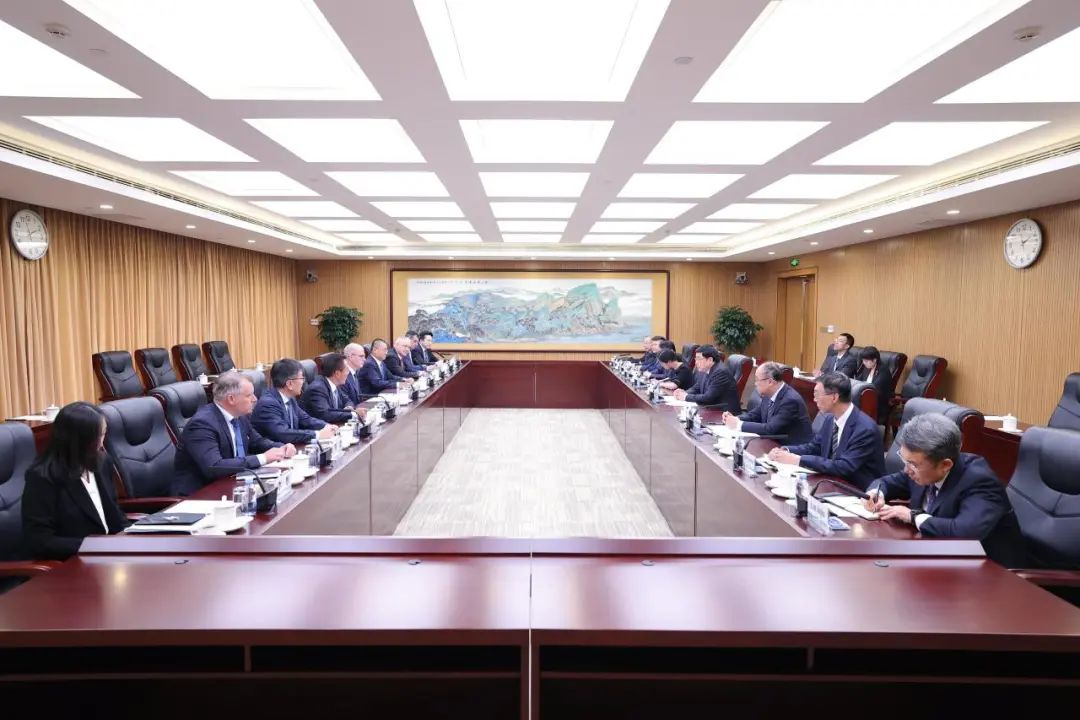 張智剛會(huì)見(jiàn)日立能源總裁方秦、候任總裁沈瑞博
