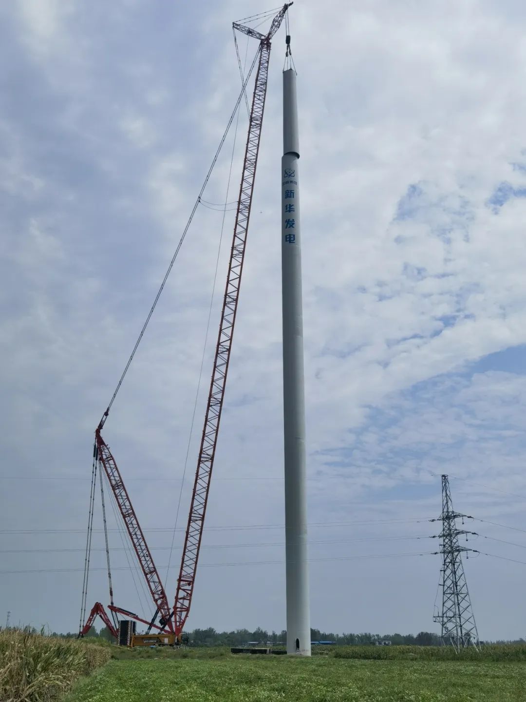 河南省唐河縣東王集、畢店60兆瓦風(fēng)電項(xiàng)目塔筒圓滿完成吊裝