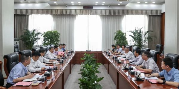 中核集團黨組書記、董事長余劍鋒會見山東大學(xué)黨委書記任友群一行