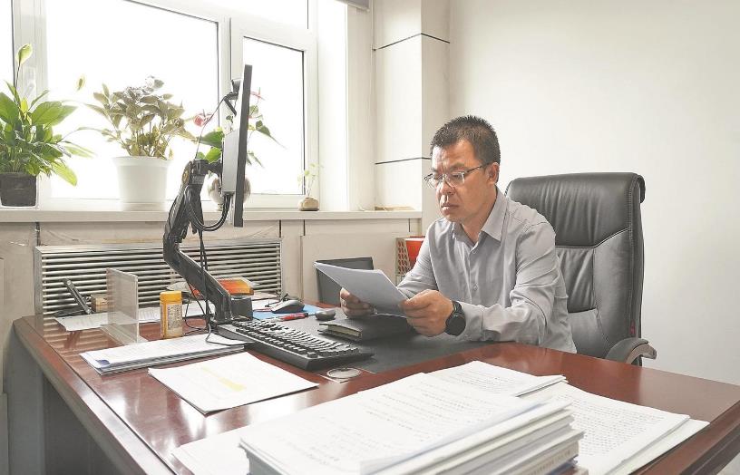 張忠鋒：為三江源頭百姓富裕、生態(tài)美好探索奔忙