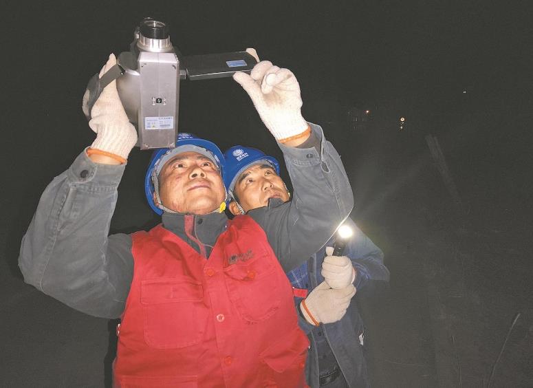 青海貴南縣：零下15攝氏度，冬夜巡檢保供電