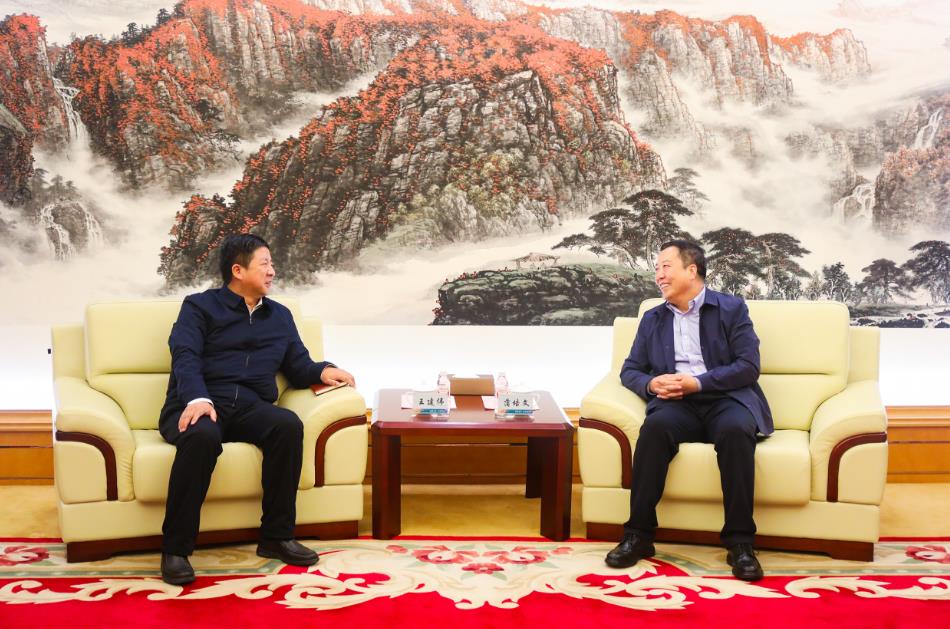 大唐甘肅公司黨委書記、董事長王建偉與甘肅電投集團(tuán)黨委書記、董事長蒲培文會(huì)談
