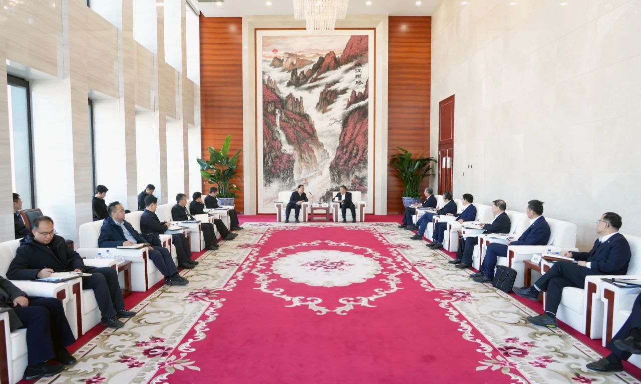中國(guó)能建董事長(zhǎng)宋海良、總經(jīng)理倪真與中國(guó)南水北調(diào)集團(tuán)董事長(zhǎng)汪安南、總經(jīng)理孫志禹會(huì)談